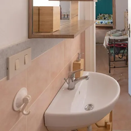 Marylou Gardenhouse Apartment *
